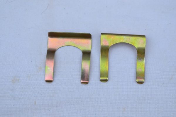 CLIP-DOOR LOCK-RETAINER-PAIR-69-82 (#E10855)