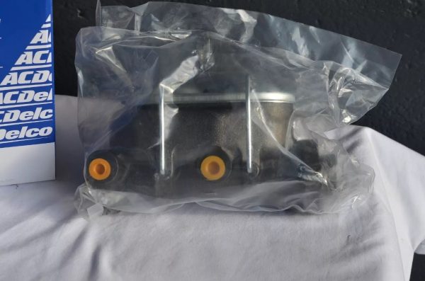 1977 -1982 Corvette Power Brake Master Cylinder. - AC Delco Professional #CD1096 - Image 3