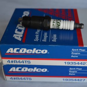 1970 - 1971 Corvette Small Block AC Delco Spark Plugs R44TS Car Set - OEM Number(s) (19354427) #303200